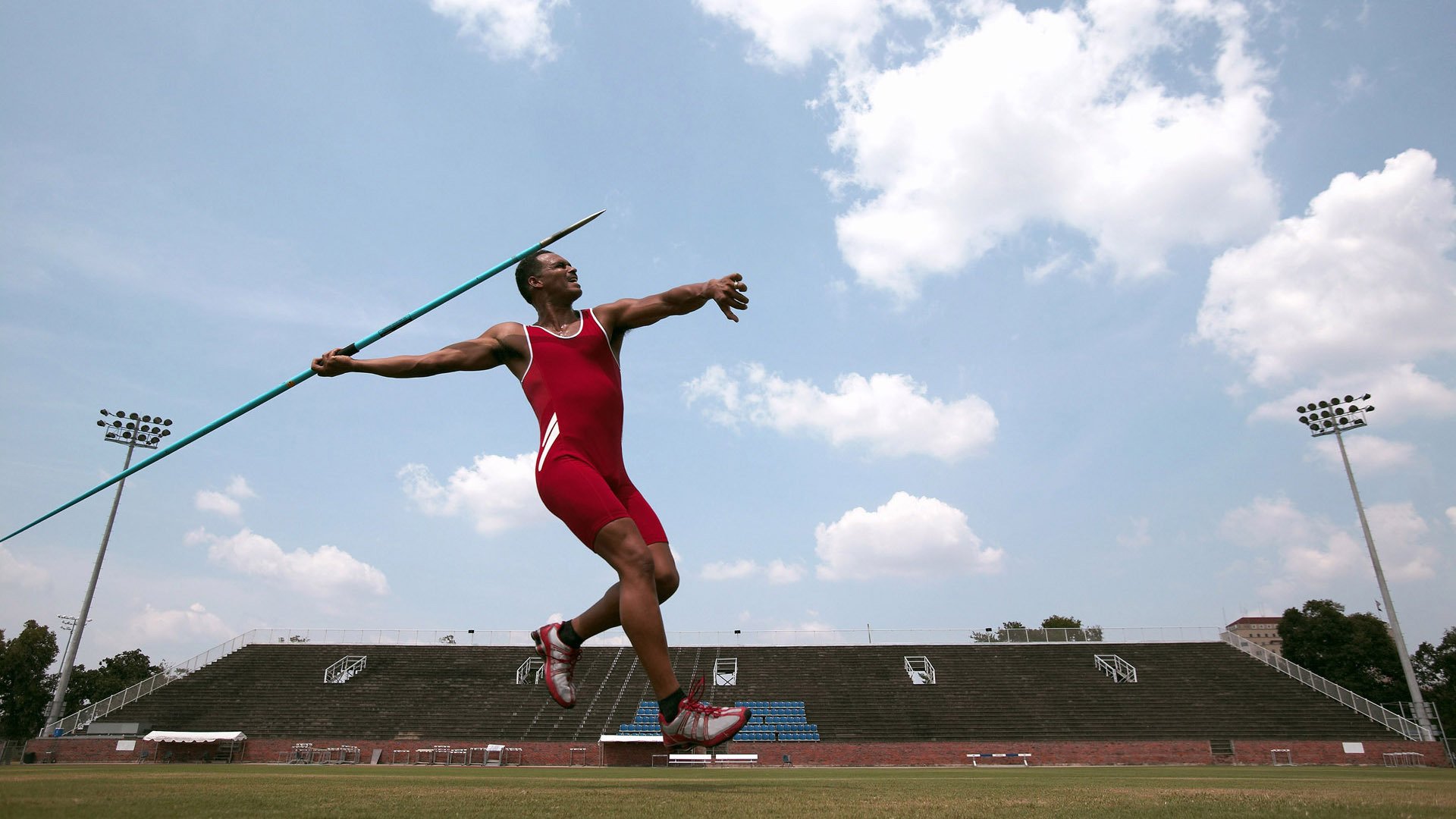 乐鱼体育App下载-“足球+科技+文化”行业融合成果不断丰富，行业空间不断扩大，足球行业的商业模式
