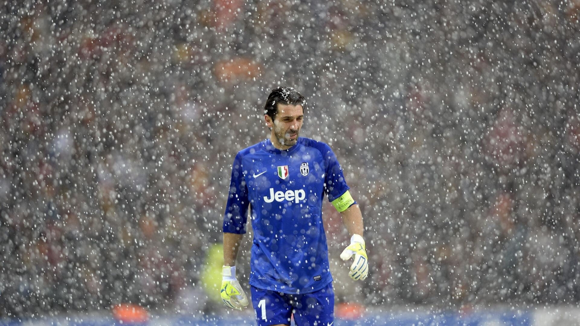 乐鱼平台-赛场“铁血防线”，最坚固的后防组合揭秘，铁血防御怎么玩